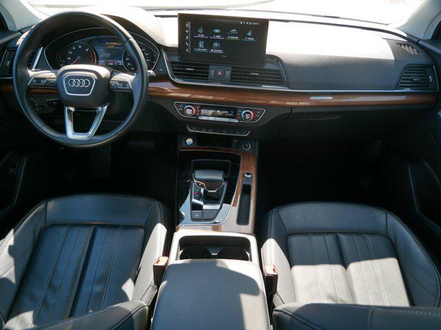 Photo of 2023 Florett Silver Metallic Audi Q5