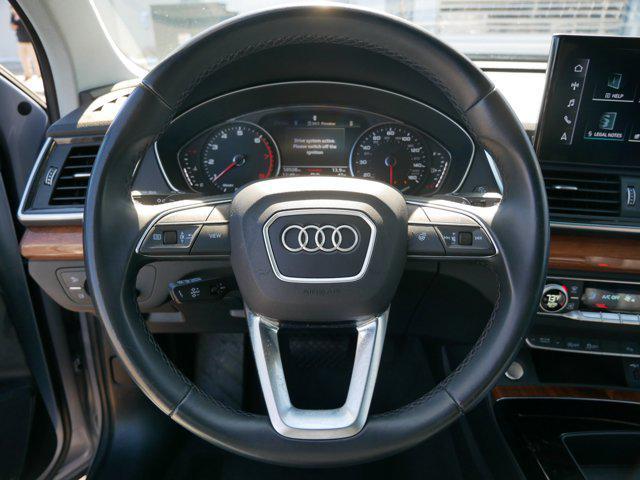 Photo of 2023 Florett Silver Metallic Audi Q5