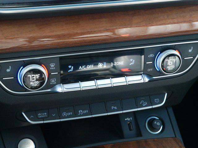Photo of 2023 Florett Silver Metallic Audi Q5