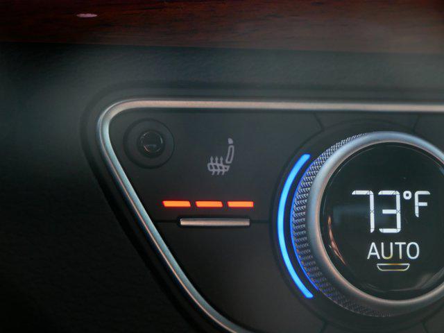 Photo of 2023 Florett Silver Metallic Audi Q5