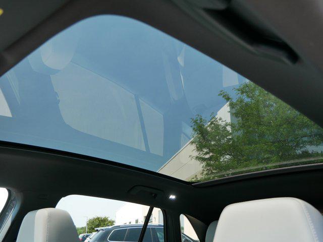 Photo of 2025 Pure Gray w/Black Roof Volkswagen ID.4