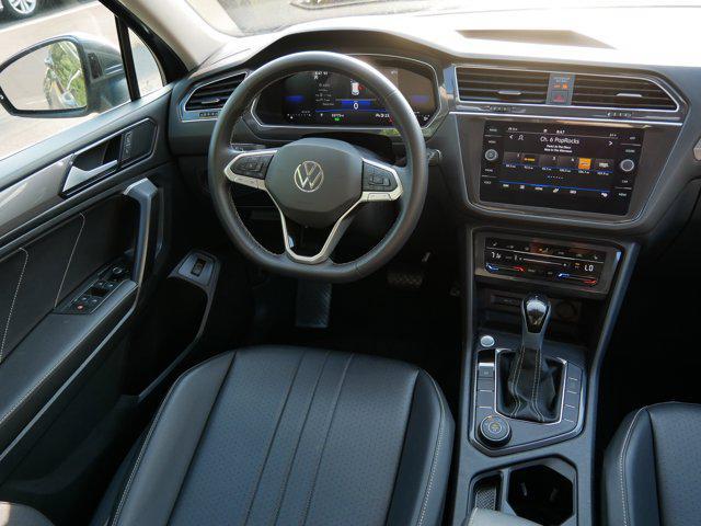 Photo of 2024 Platinum Gray Metallic Volkswagen Tiguan