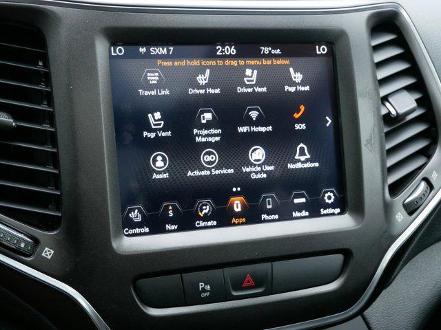 Photo of 2020 Diamond Black Crystal Pearlcoat Jeep Cherokee