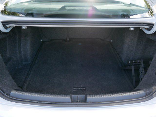 Photo of 2017 White Silver Metallic Volkswagen Jetta