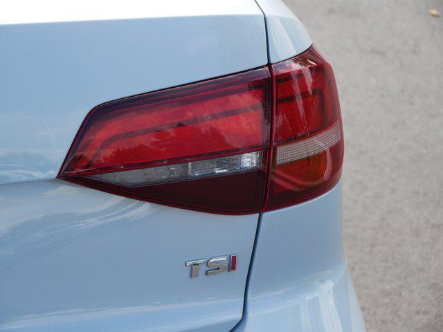 Photo of 2017 White Silver Metallic Volkswagen Jetta