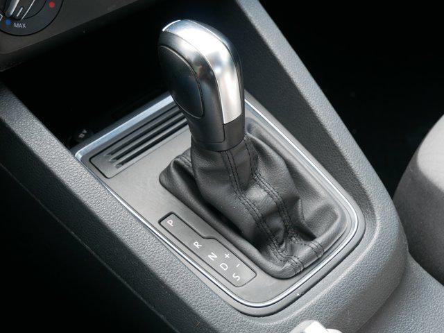 Photo of 2017 White Silver Metallic Volkswagen Jetta