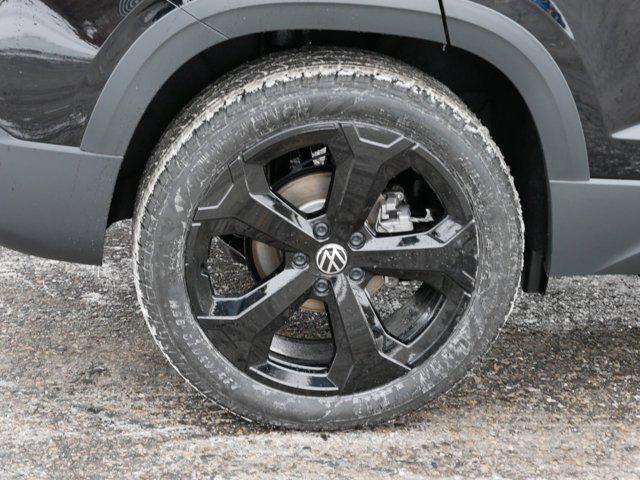 Photo of 2025 Deep Black Pearl Volkswagen Taos