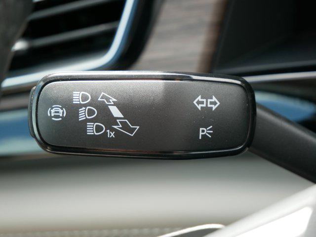 Photo of 2024 Silver Mist Metallic Volkswagen Atlas