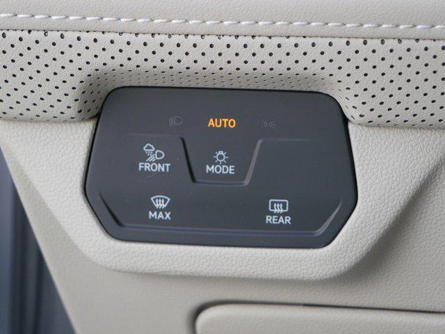 Photo of 2024 Silver Mist Metallic Volkswagen Atlas