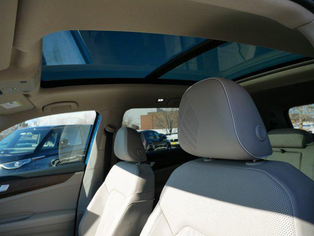 Photo of 2025 Mountain Lake Blue Metallic Volkswagen Atlas