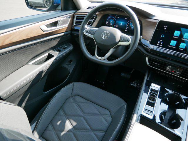 Photo of 2025 Mountain Lake Blue Metallic Volkswagen Atlas