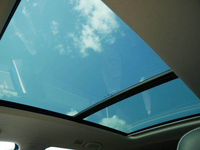 Photo of 2025 Mountain Lake Blue Metallic Volkswagen Atlas