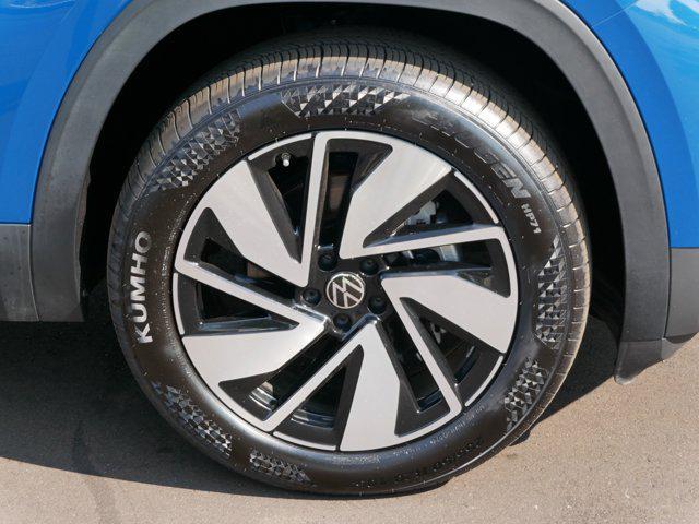 Photo of 2025 Mountain Lake Blue Metallic Volkswagen Atlas