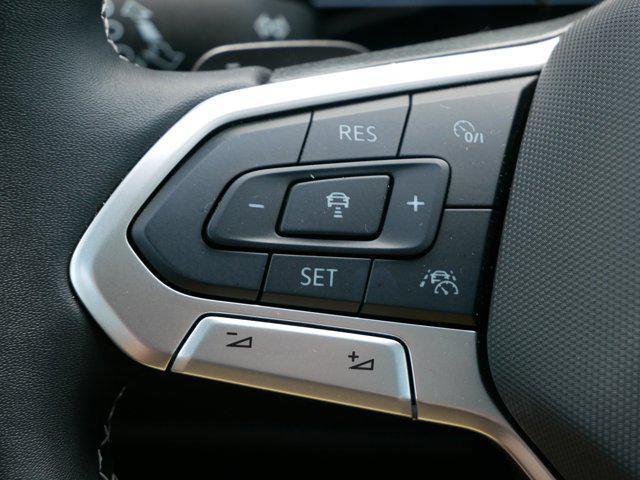 Photo of 2024 Pure White Volkswagen Atlas