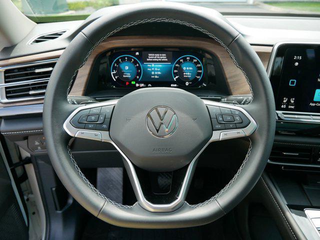 Photo of 2024 Pure White Volkswagen Atlas