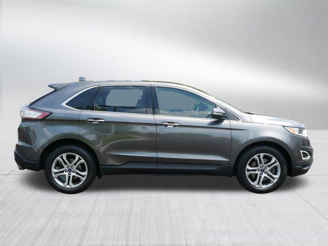 Photo of 2017 Magnetic Metallic Ford Edge