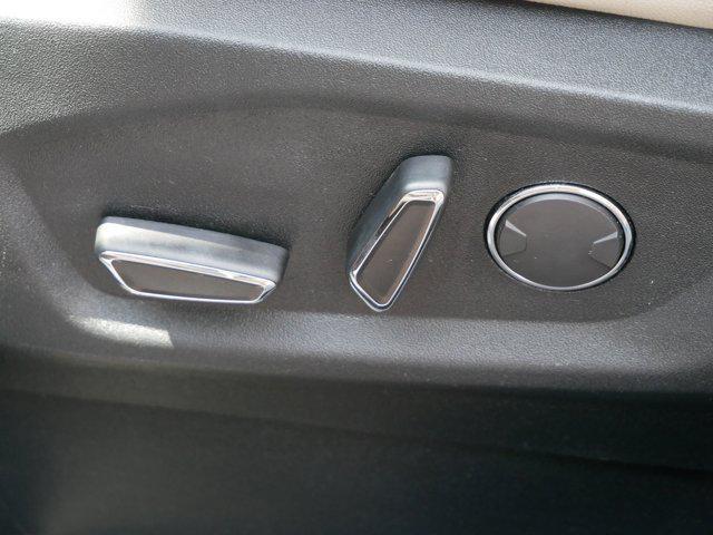 Photo of 2017 Magnetic Metallic Ford Edge