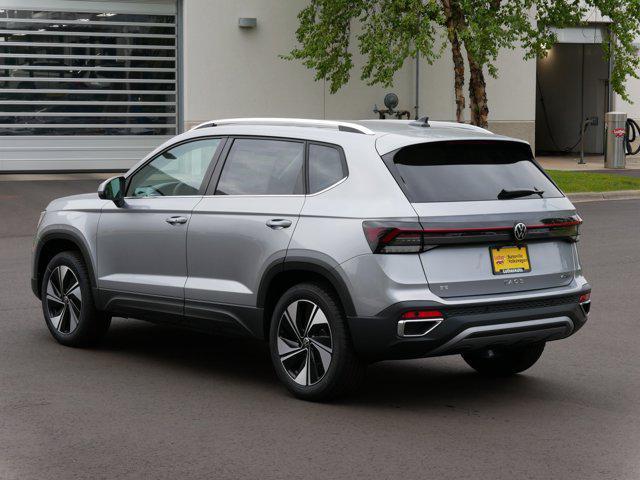 Photo of 2025 Pyrite Silver Metallic Volkswagen Taos
