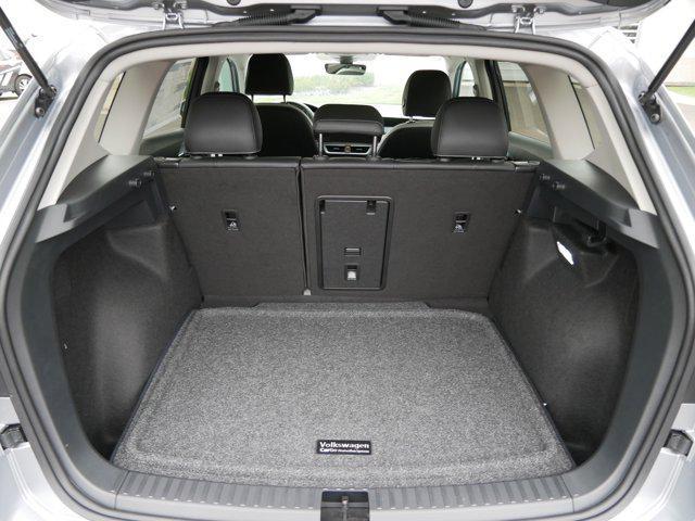 Photo of 2025 Pyrite Silver Metallic Volkswagen Taos