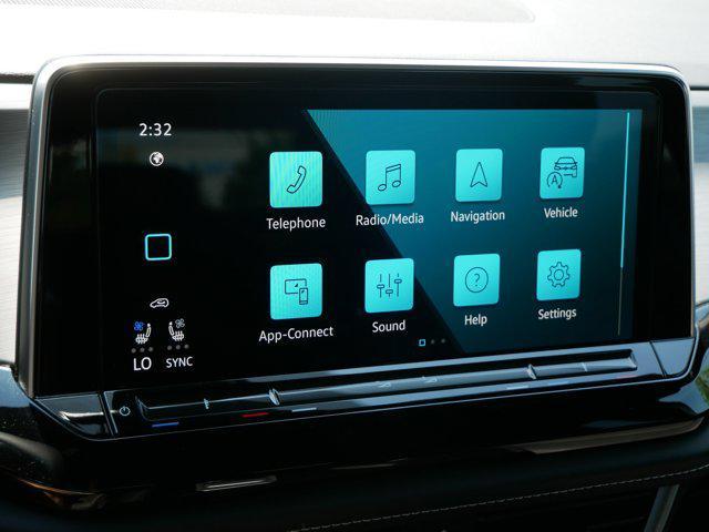 Photo of 2024 Platinum Gray Metallic Volkswagen Atlas Cross Sport