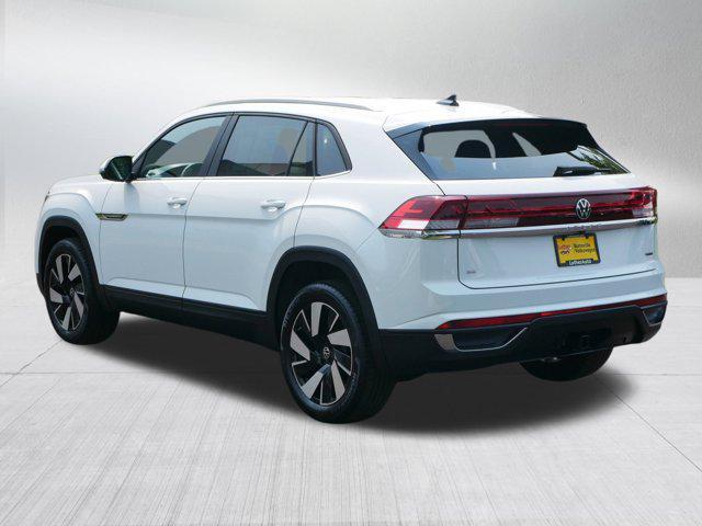 Photo of 2024 Pure White Volkswagen Atlas Cross Sport