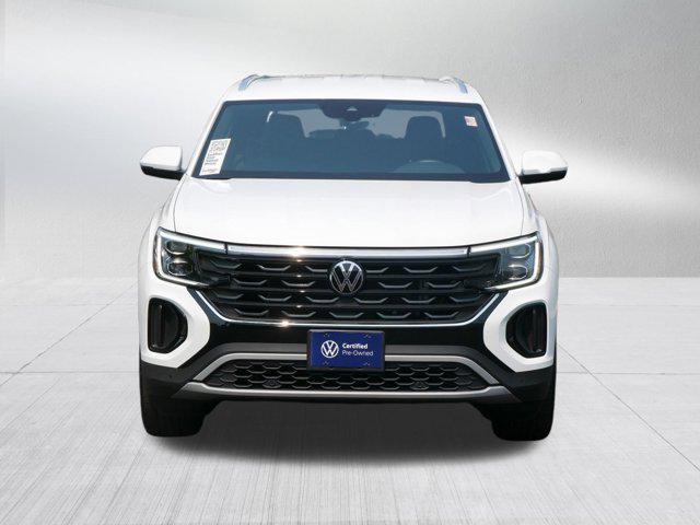 Photo of 2024 Pure White Volkswagen Atlas Cross Sport