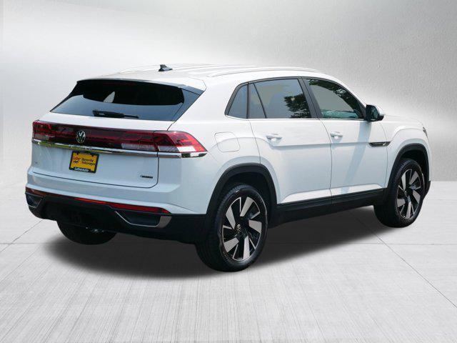 Photo of 2024 Pure White Volkswagen Atlas Cross Sport