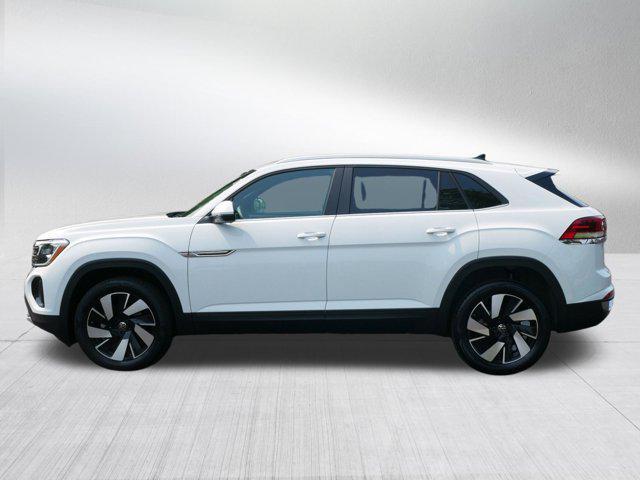 Photo of 2024 Pure White Volkswagen Atlas Cross Sport
