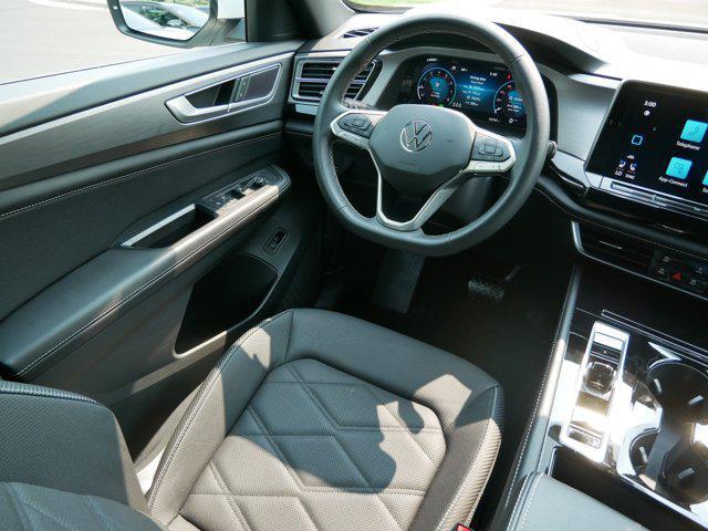 Photo of 2024 Pure White Volkswagen Atlas Cross Sport