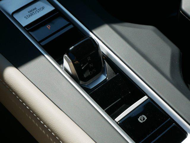 Photo of 2024 Platinum Gray Metallic Volkswagen Atlas