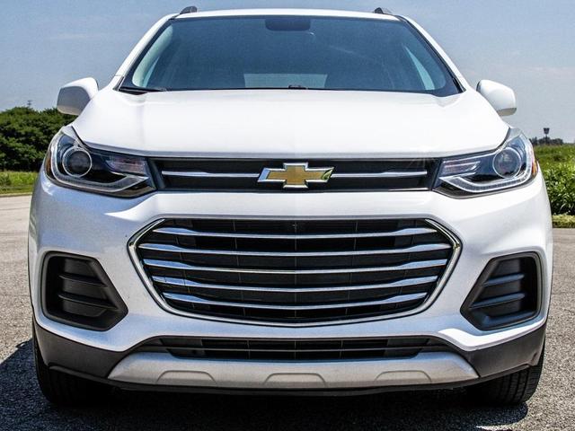 Photo of 2018 Summit White Chevrolet Trax