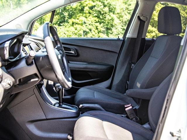 Photo of 2018 Summit White Chevrolet Trax