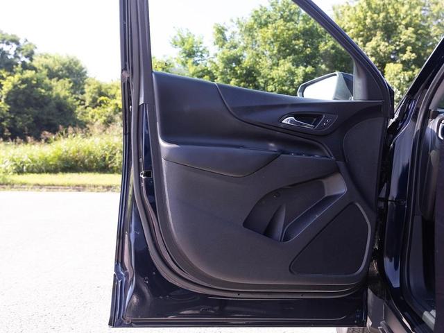 Photo of 2021 Midnight Blue Metallic Chevrolet Equinox