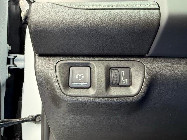 Photo of 2023 Summit White GMC Acadia