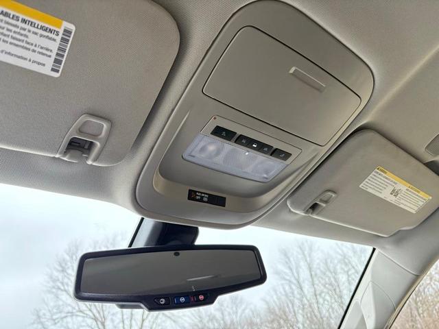 Photo of 2021 Summit White GMC Canyon