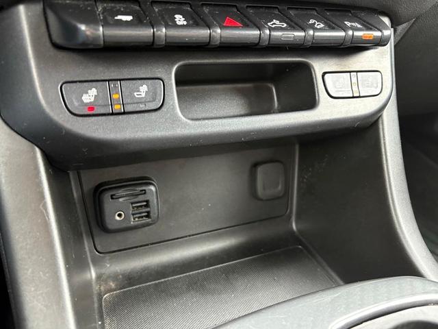 Photo of 2021 Summit White GMC Canyon