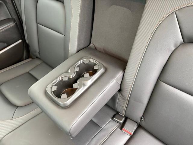 Photo of 2021 Summit White GMC Canyon