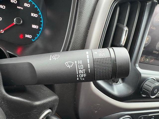 Photo of 2021 Summit White GMC Canyon