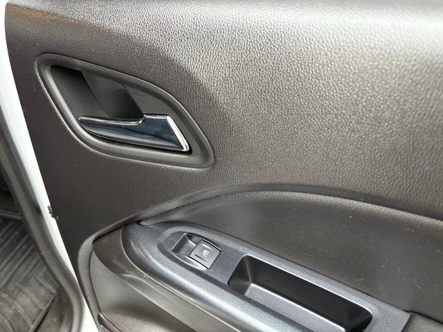Photo of 2021 Summit White GMC Canyon