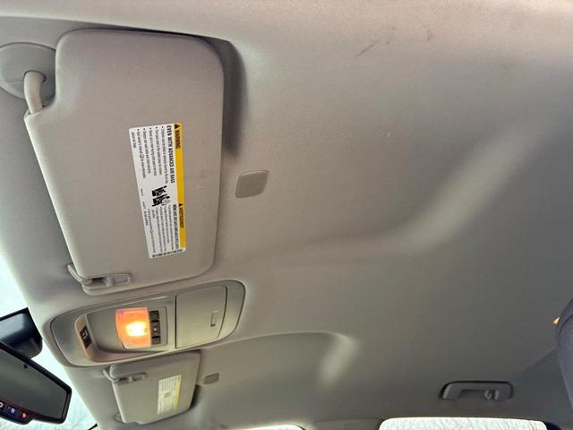 Photo of 2021 Summit White GMC Canyon