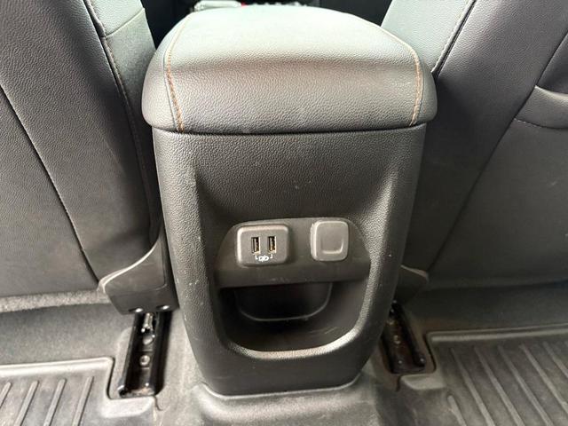 Photo of 2021 Summit White GMC Canyon