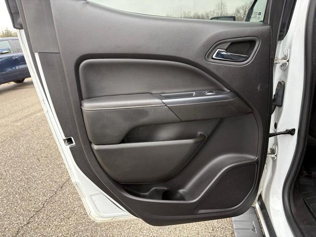 Photo of 2021 Summit White GMC Canyon