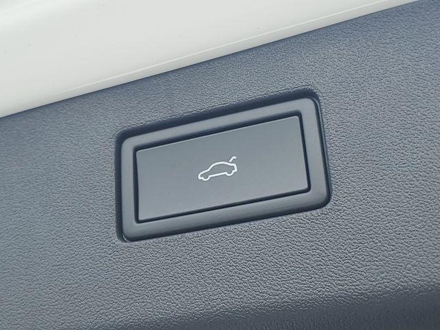 Photo of 2025 Pure White Volkswagen Tiguan