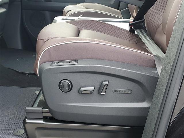 Photo of 2025 Black Pearl Volkswagen ID. Buzz