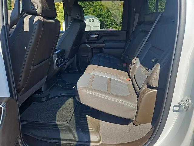 Photo of 2021 White Frost Tricoat GMC Sierra 3500