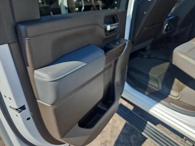 Photo of 2021 White Frost Tricoat GMC Sierra 3500