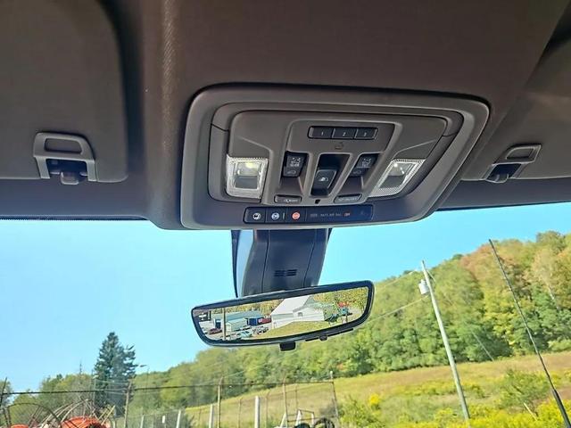 Photo of 2021 White Frost Tricoat GMC Sierra 3500