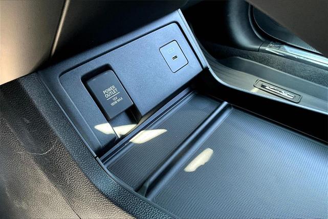 Photo of 2025 Platinum White Pearl Acura RDX