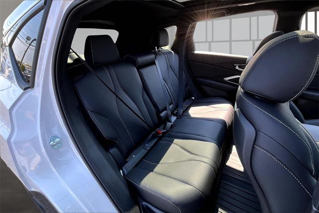 Photo of 2025 Platinum White Pearl Acura RDX