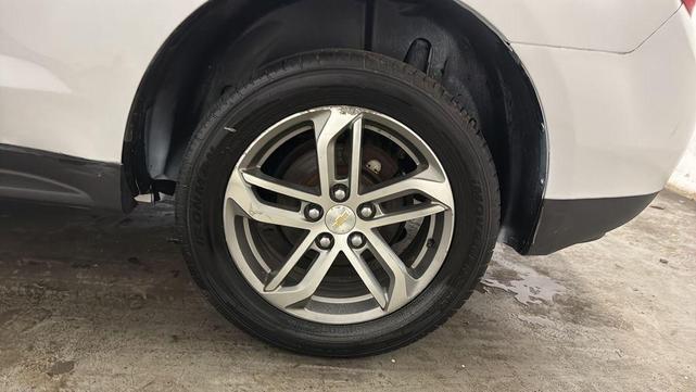 Photo of 2016 White Chevrolet Equinox